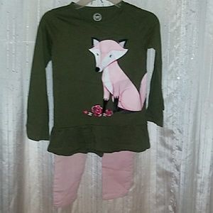 Girls shirt and jeans.